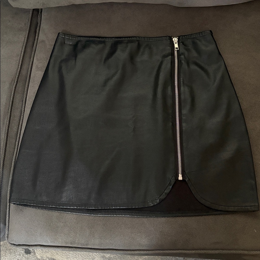 Lulu's Black Zippered Women's Skirt